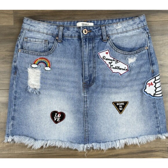 Forever 21 Womens Teens Blue Cotton Denim Skirt Featuring Patches Size 29 - Picture 1 of 5